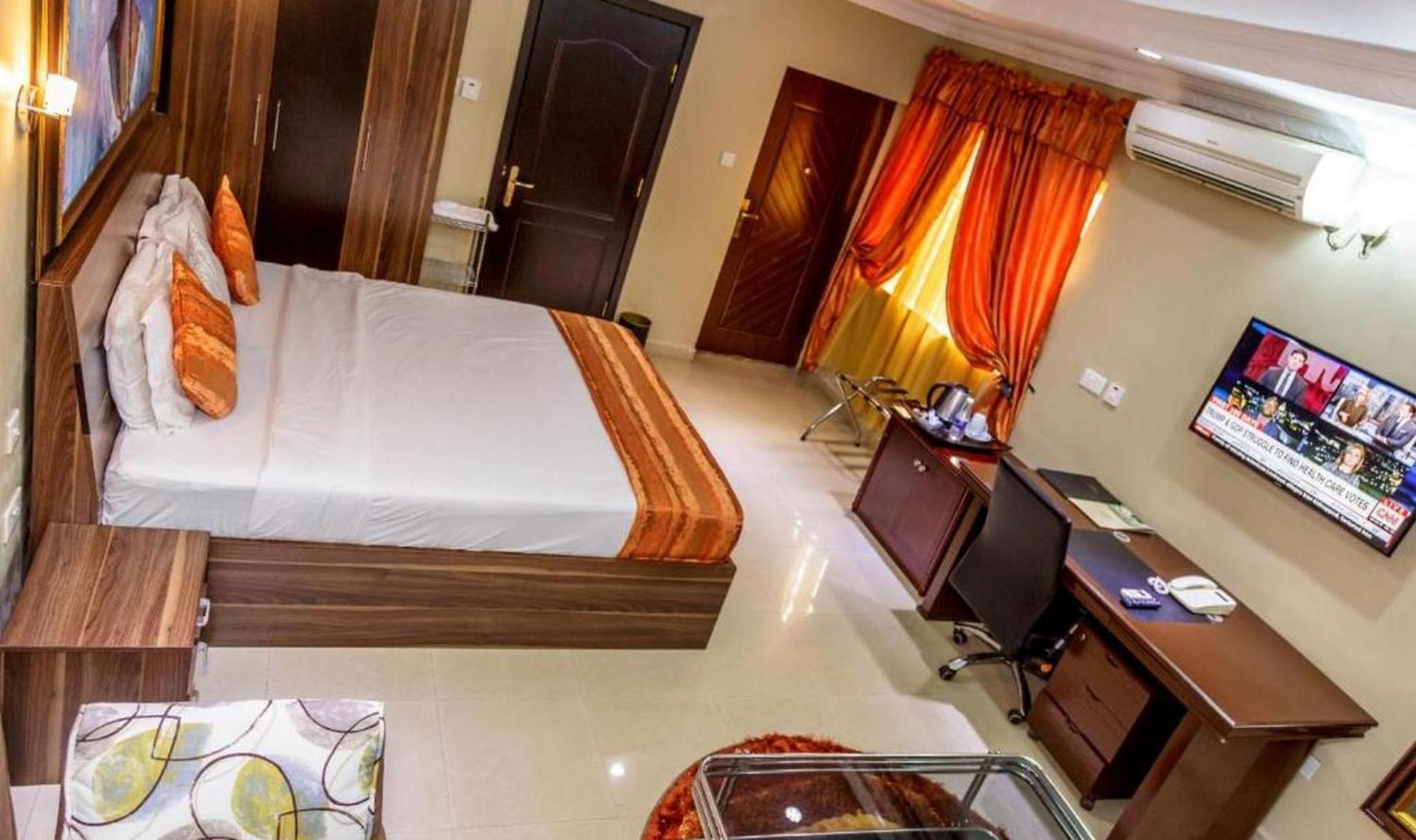 Room In Lodge - Apartment Royale Hotel-3 Bd Apartment Ikeja Luaran gambar