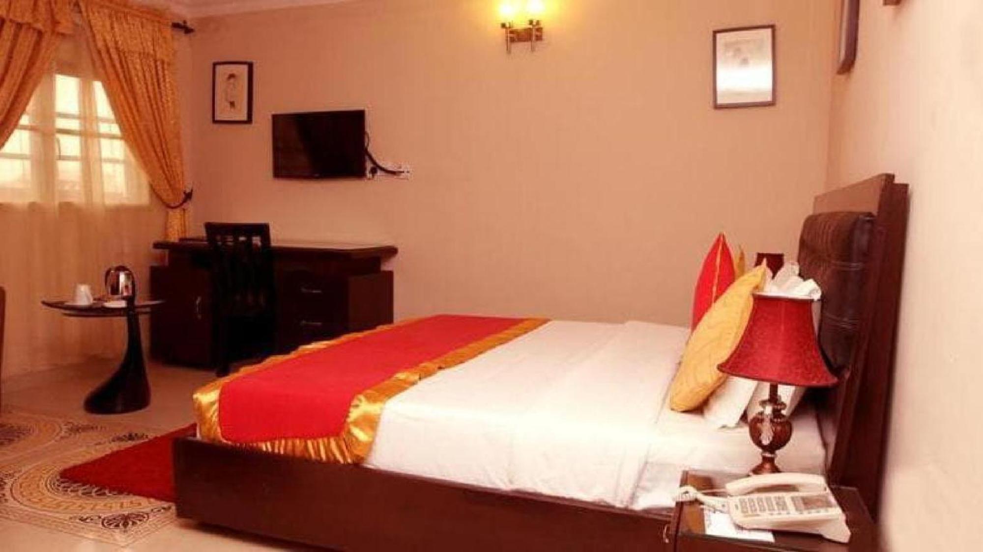 Room In Lodge - Apartment Royale Hotel-3 Bd Apartment Ikeja Luaran gambar